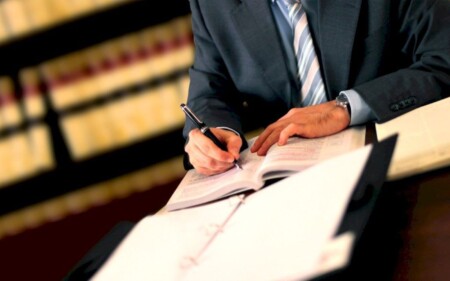 Avvocati: 5 cause all’anno non sono più necessarie per l’iscrizione all’albo professionale