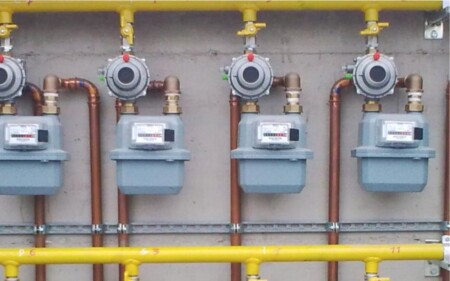 Sì alla voltura di luce e gas in caso di debiti pregressi