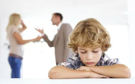 Strumentalizzare il rifiuto del minore di vedere il padre costituisce reato