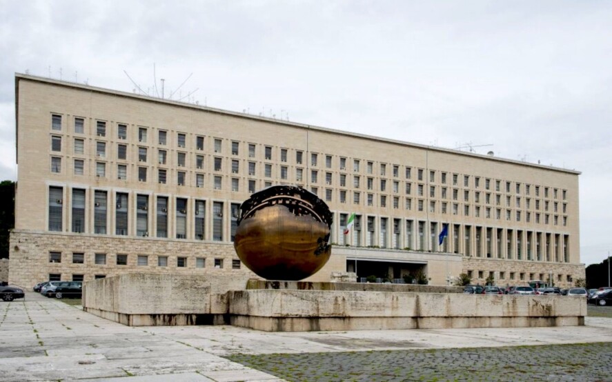 D.P.R. 233/2001 Uffici di diretta collaborazione del Ministro degli affari esteri