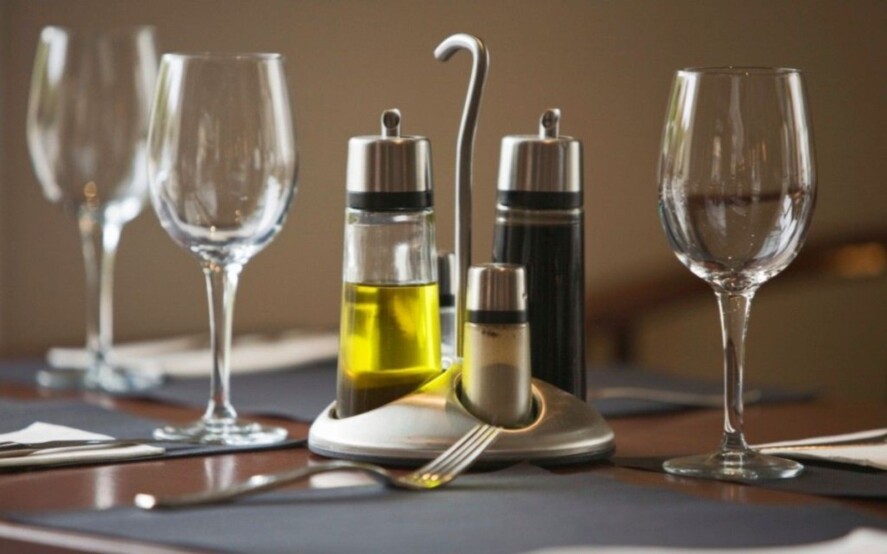 Tappo anti rabbocco obbligatorio per i contenitori di olio vergine.
