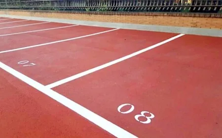 Mancata destinazione a parcheggio dellâarea indicata nella licenza edilizia. ResponsabilitĂ del costruttore.