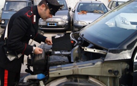 Il venditore di auto usate deve risarcire il danno in caso di sequestro del veicolo