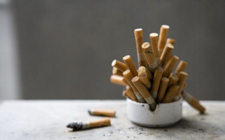 Sanzioni per chi butta in strada cicche di sigarette e gomme da masticare.