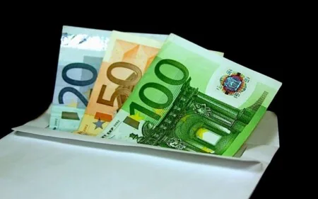 Disposizioni in materia di emersione e rientro di capitali detenuti allâestero nonchĂŠ per il potenziamento della lotta allâevasione fiscale. Disposizioni in materia di autoriciclaggio.